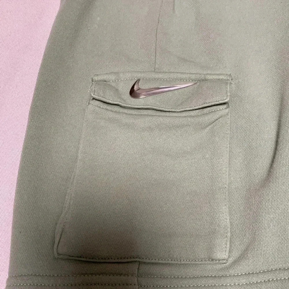 Nike Women’s NSW Swoosh Shorts Size XS- DA3487 066 - Picture 2 of 4
